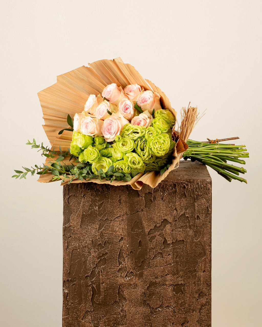 LISIANTHUS AND ROSE BOUQUET