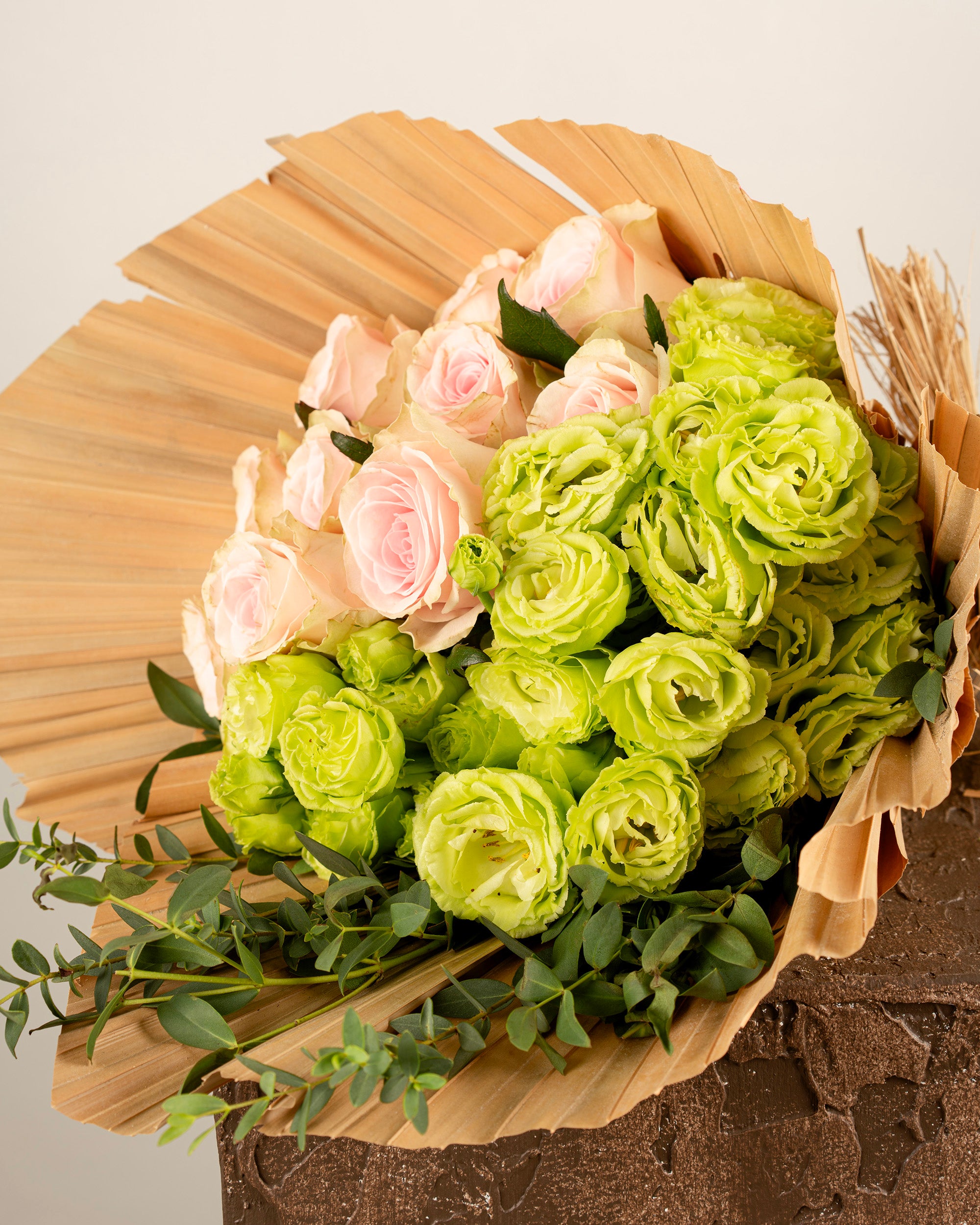 LISIANTHUS AND ROSE BOUQUET