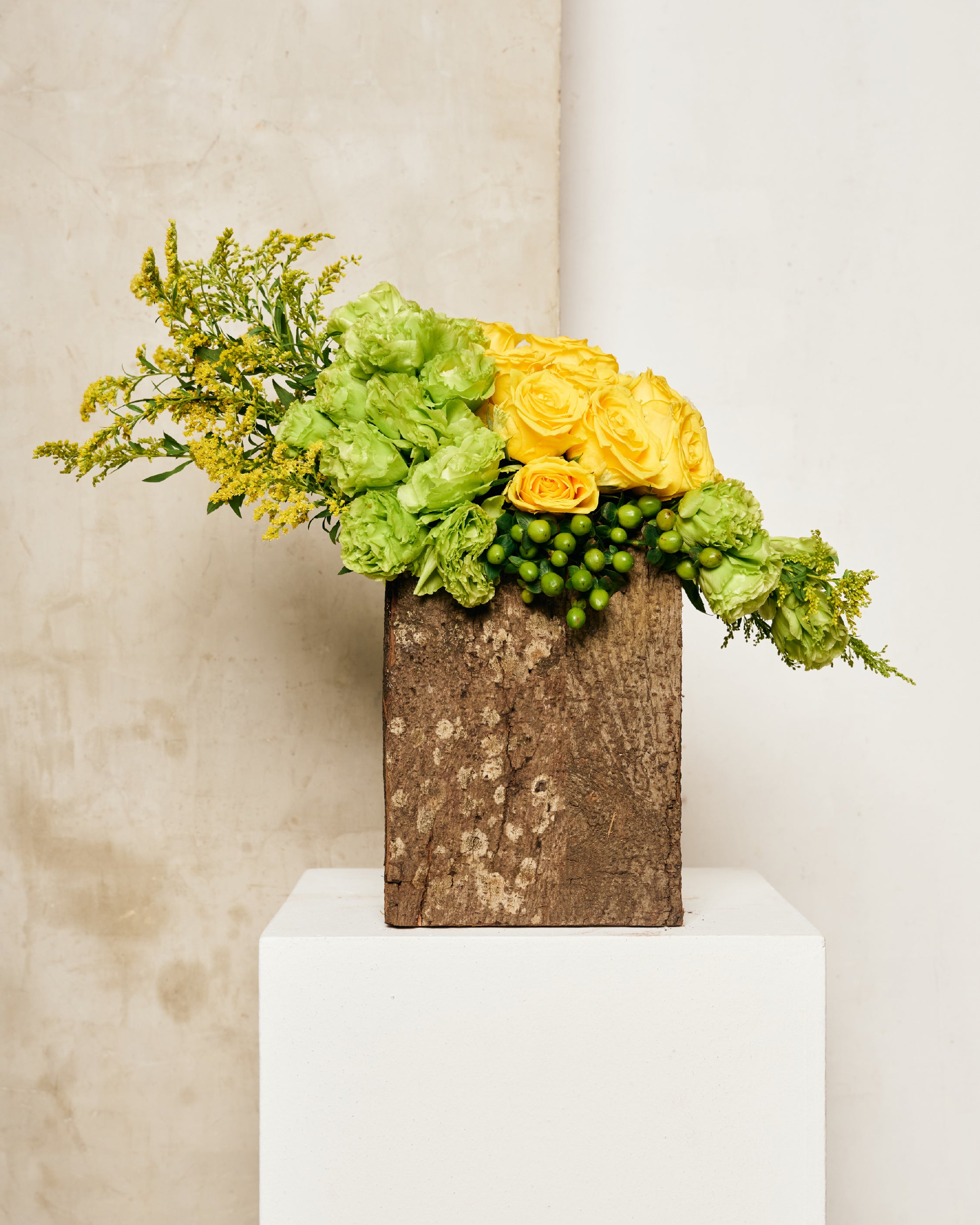 ASIAN ROSES & LISIANTHUS