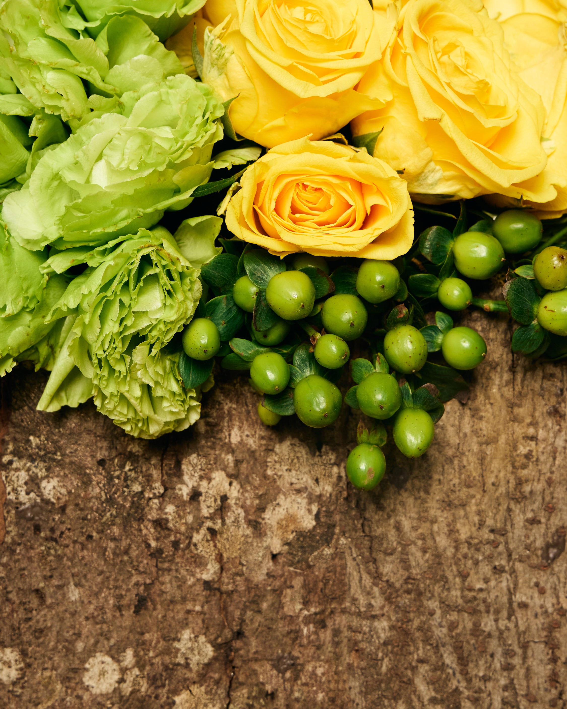 ASIAN ROSES & LISIANTHUS