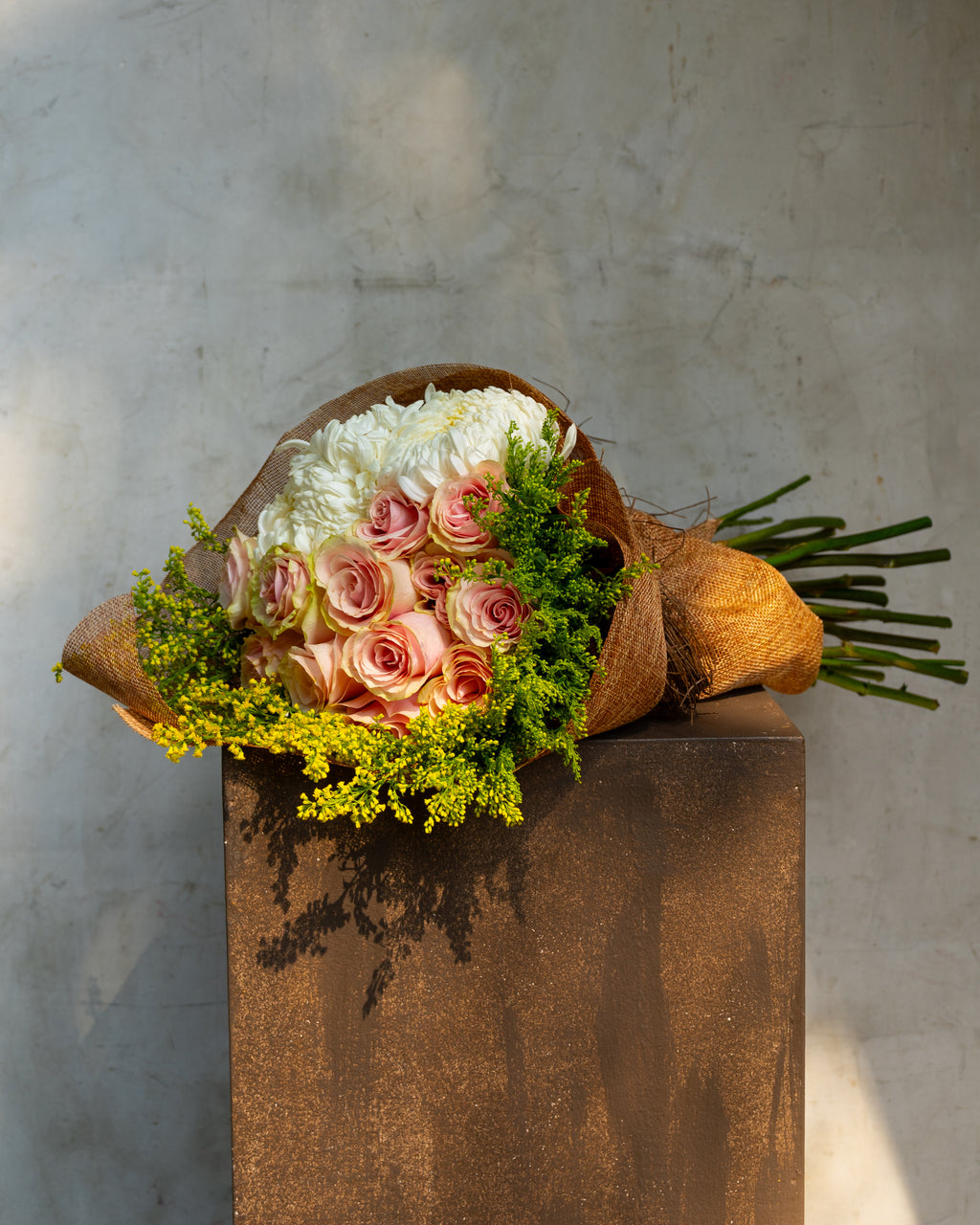 BLUSH ECUADORIAN ROSES BOUQUET