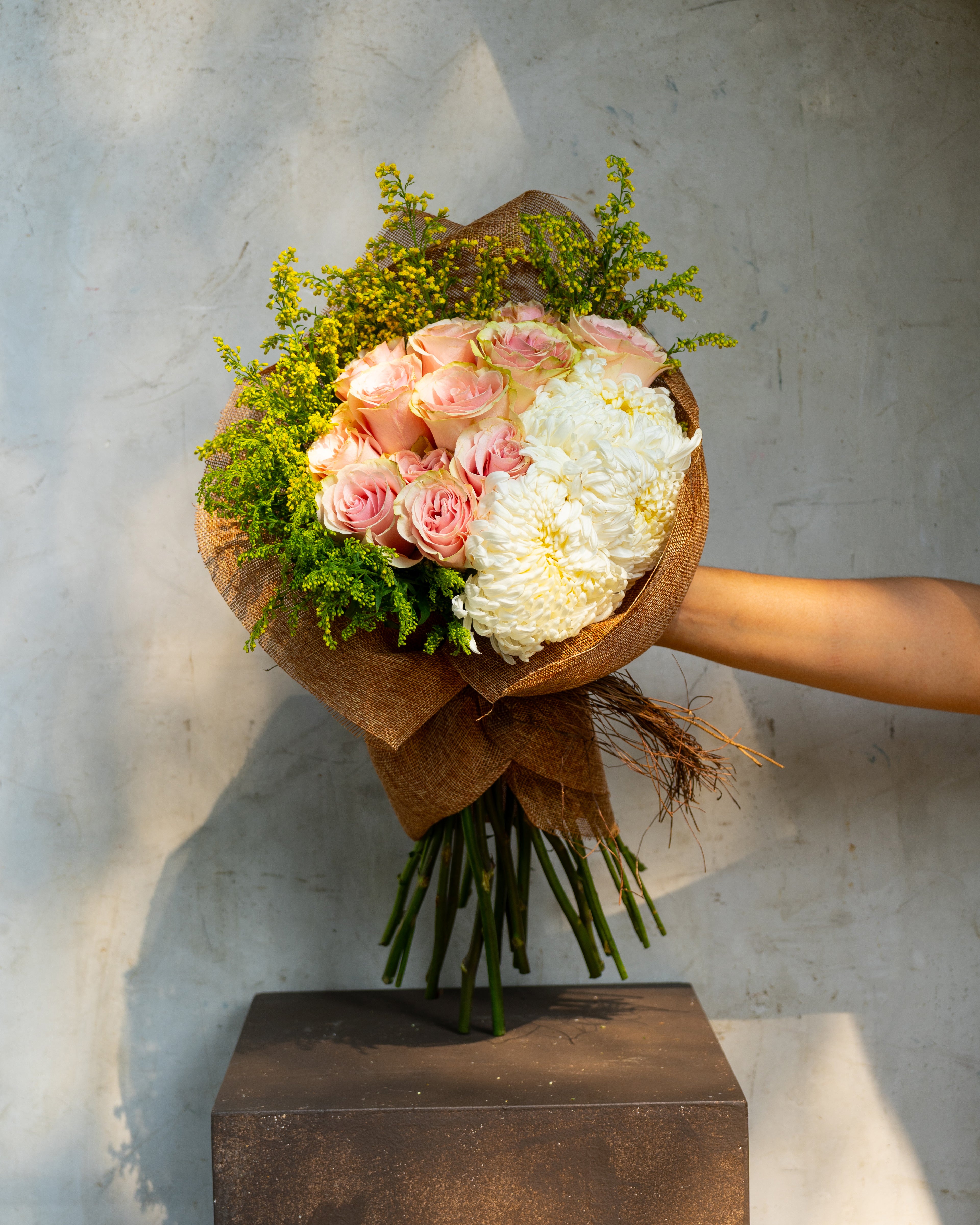 BLUSH ECUADORIAN ROSES BOUQUET