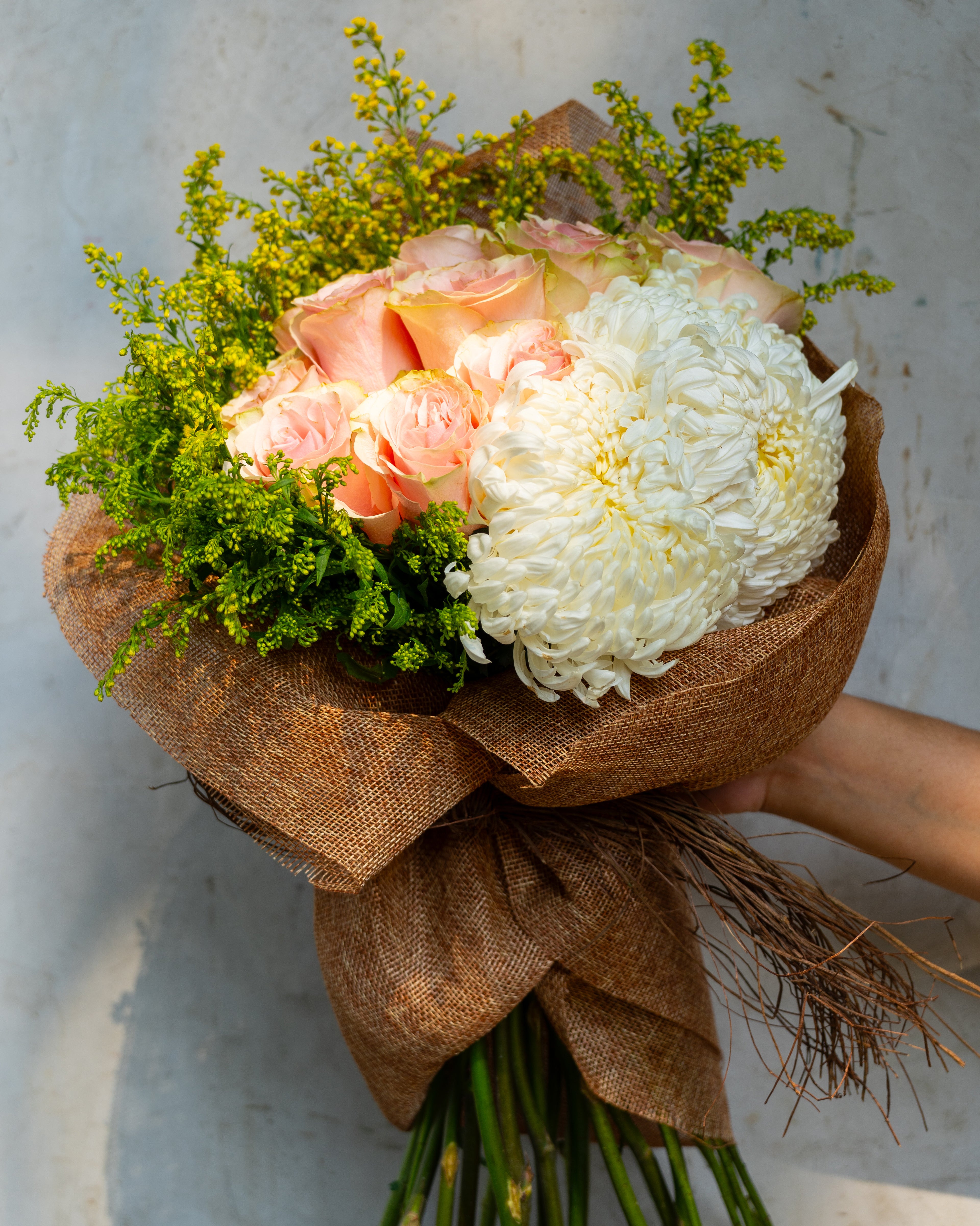 BLUSH ECUADORIAN ROSES BOUQUET